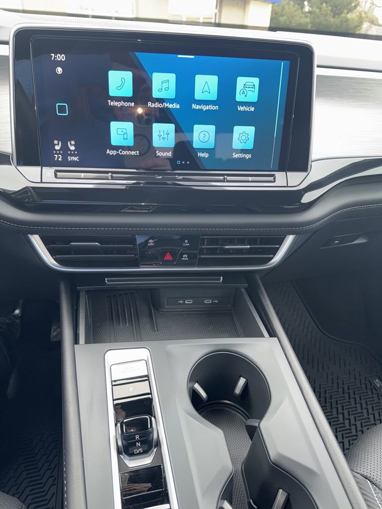 Certified 2025 Volkswagen Atlas Cross Sport SE image 14