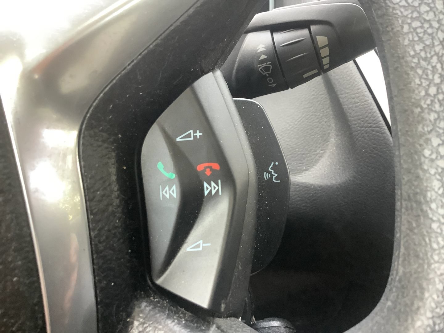 Used 2012 Ford Focus SE FWD image 36