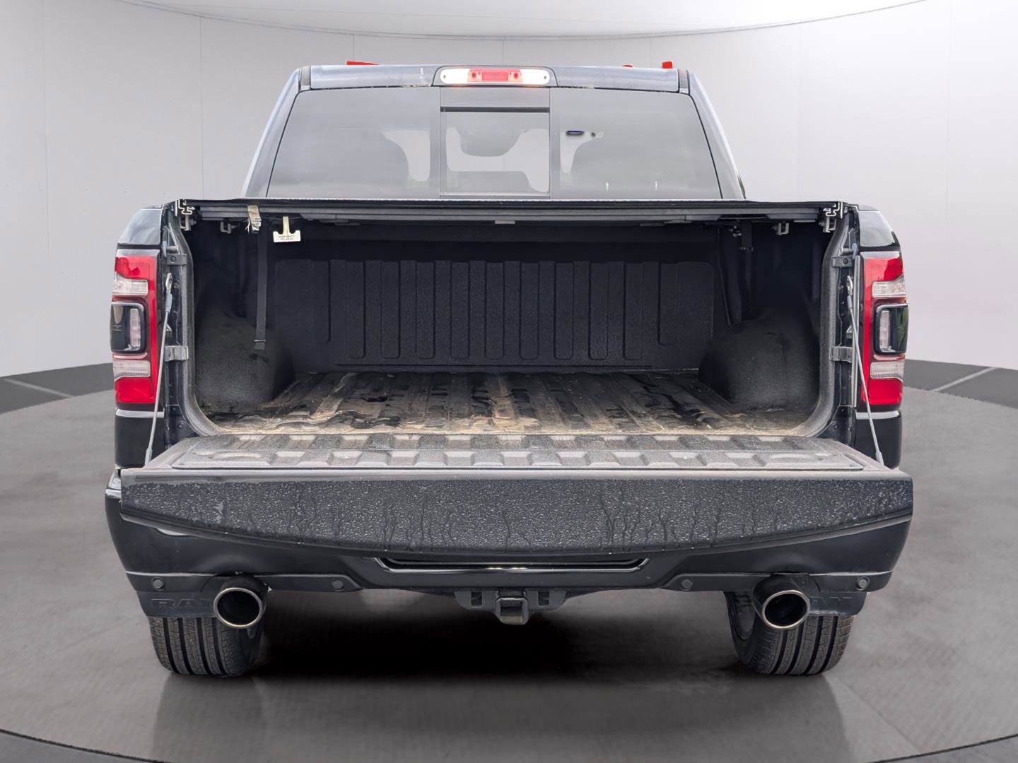 Used 2022 RAM 1500 Limited image 9