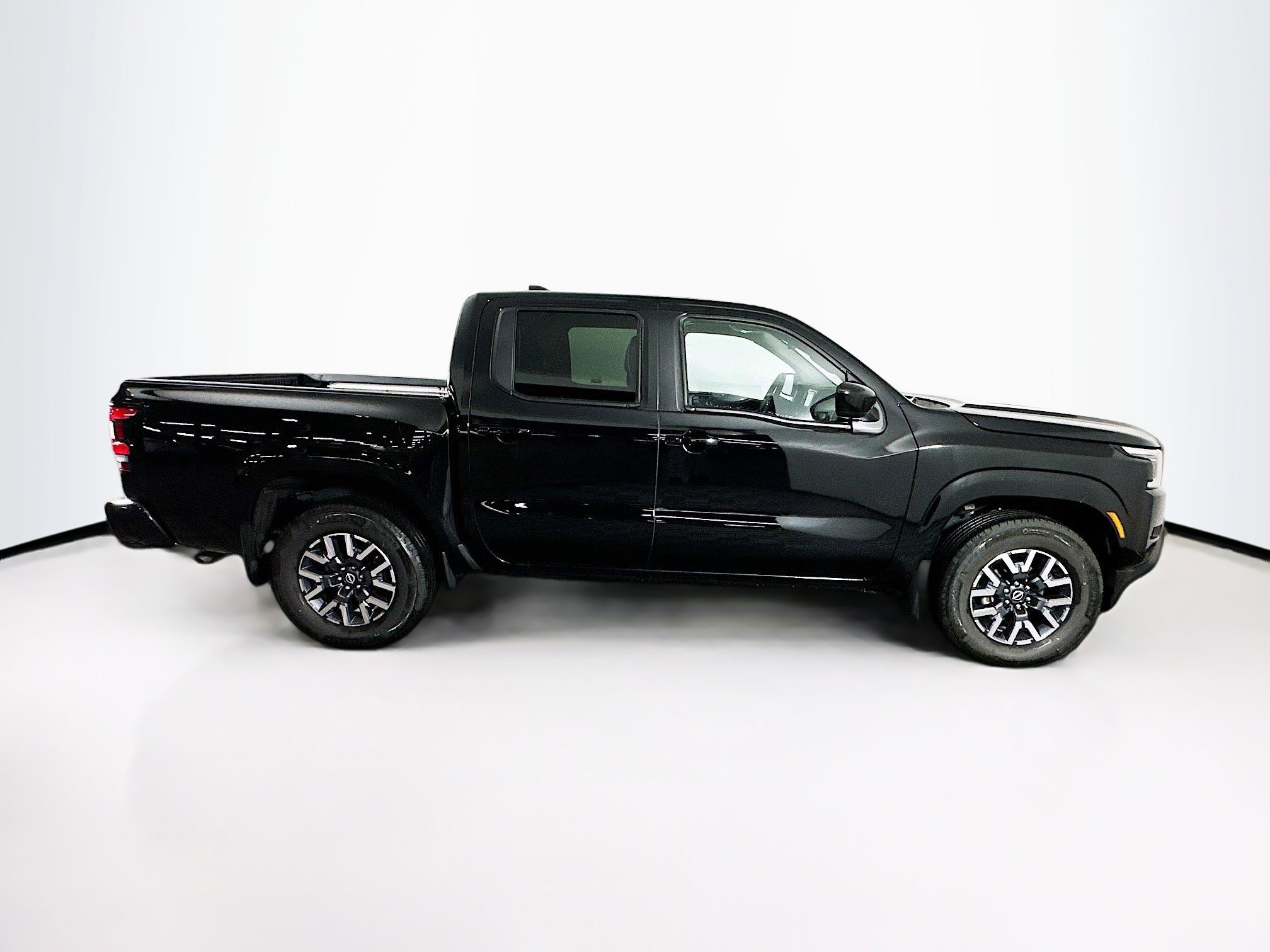 Used 2024 Nissan Frontier SL image 10