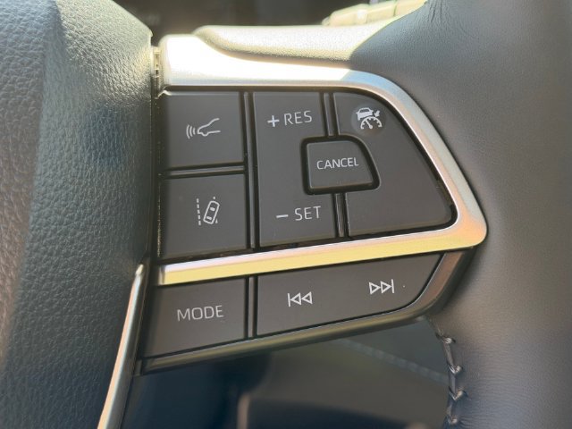 New 2026 Toyota Highlander Platinum AWD/4WD image 13