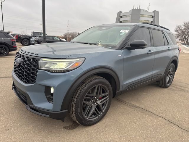 Used 2025 Ford Explorer ST-Line w/ Premium Package image 6