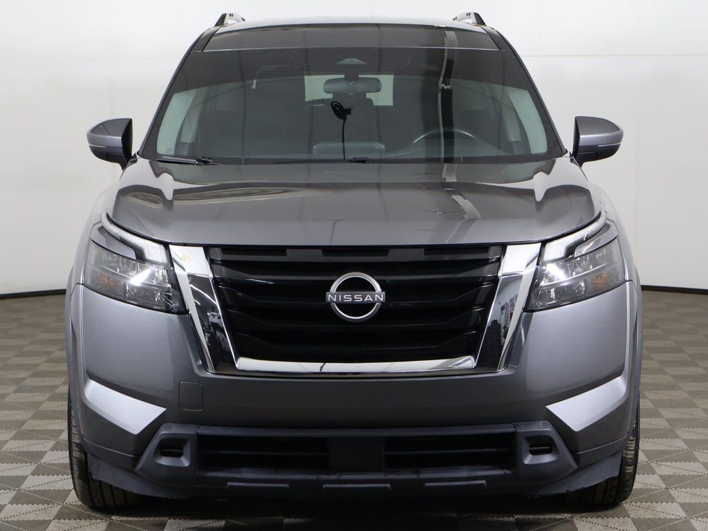 Used 2023 Nissan Pathfinder SV image 11