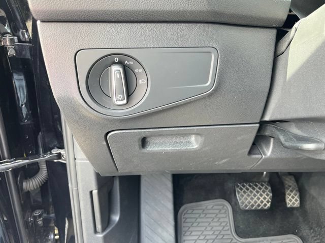 Used 2023 Volkswagen Tiguan SE FWD image 30