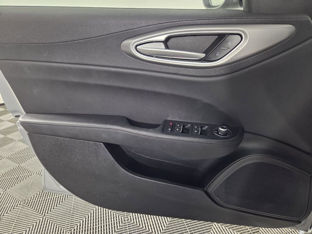 Used 2024 Alfa Romeo Giulia Ti w/ Active Assist Plus Package image 22