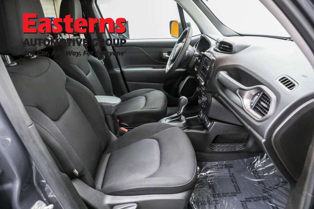 Used 2023 Jeep Renegade Latitude image 23