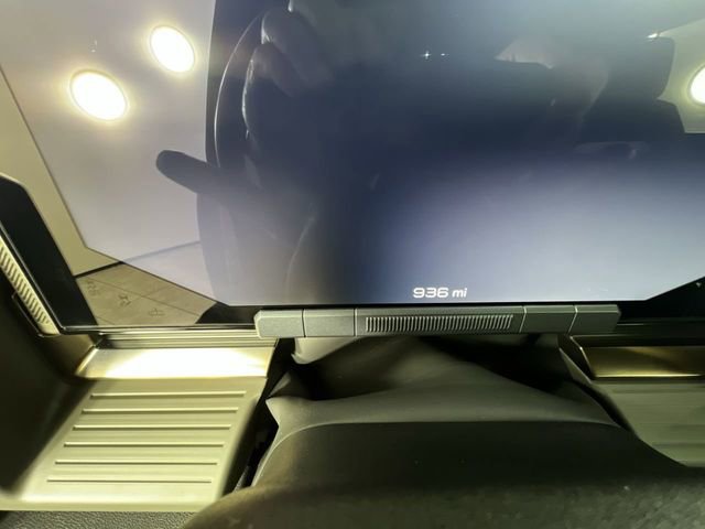 Used 2025 GMC Hummer EV 3X w/ LPO, Dark Essentials Package image 12