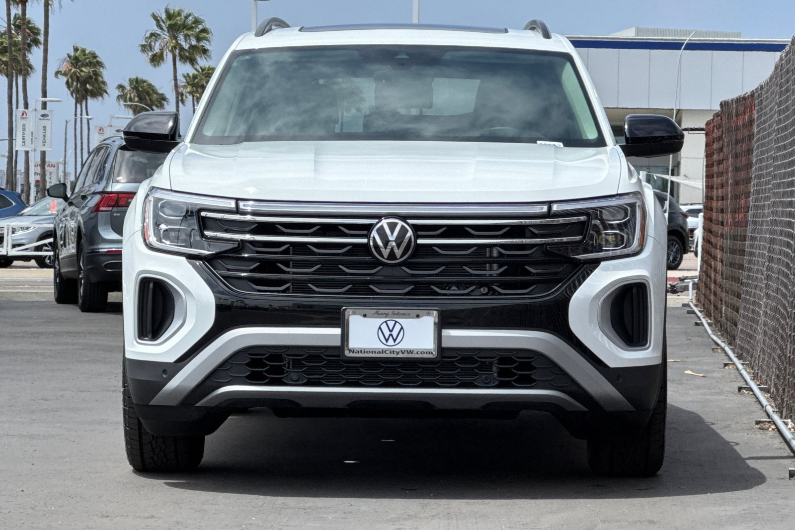 New 2025 Volkswagen Atlas Peak Edition SE image 3