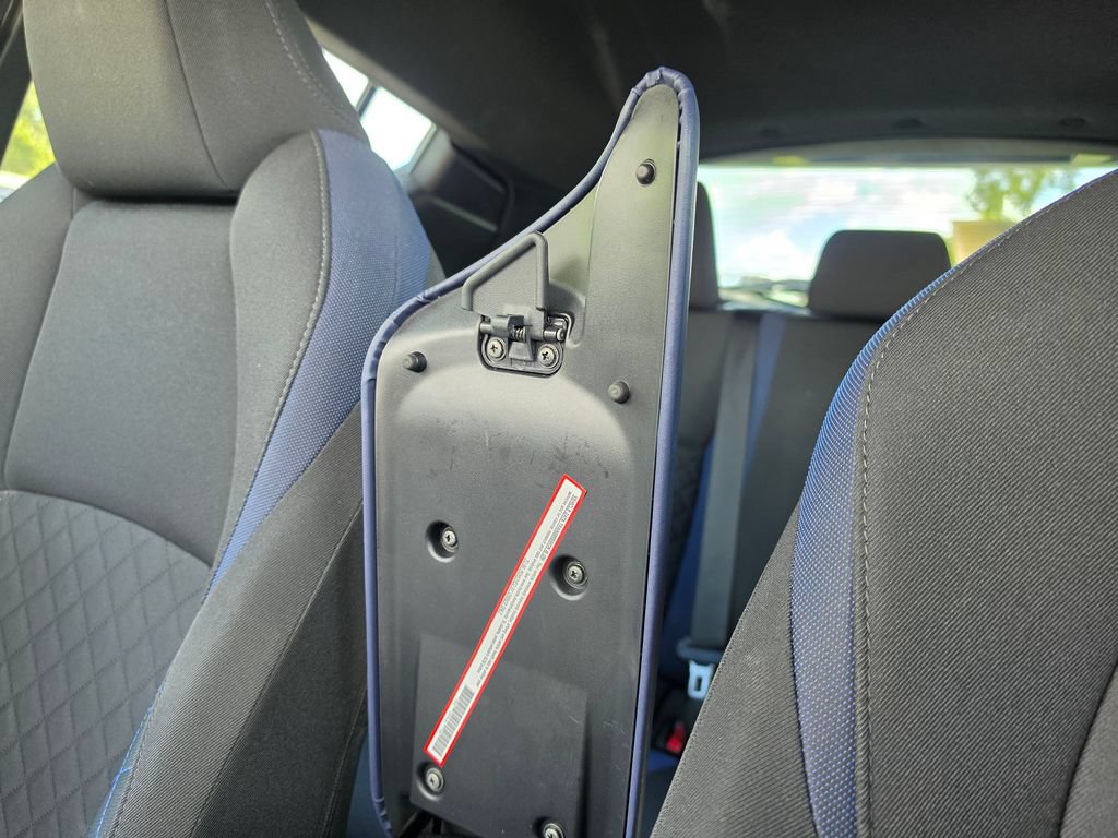 Used 2021 Toyota C-HR XLE FWD image 31