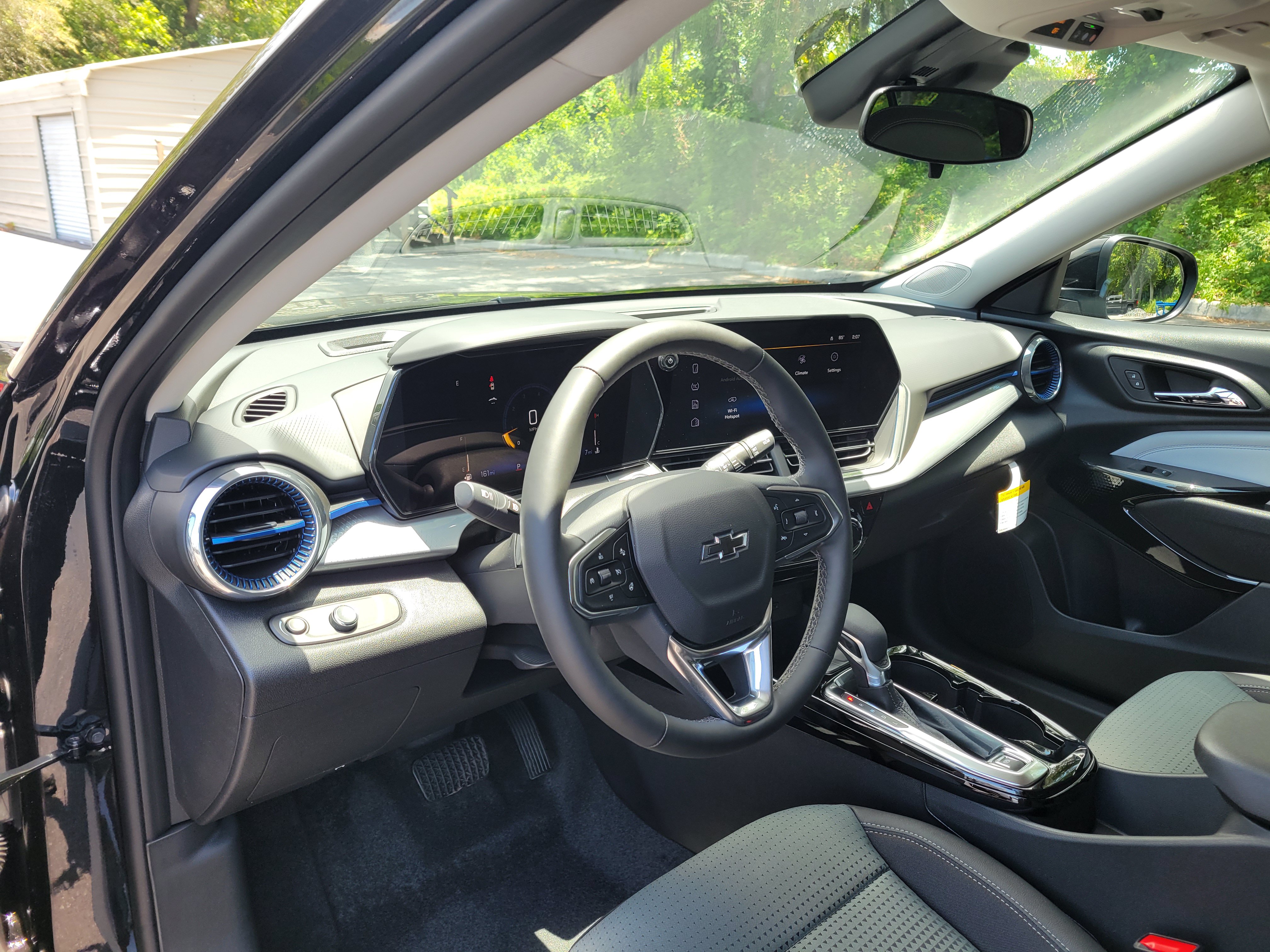 New 2026 Chevrolet Trax LT w/ Driver Confidence Package FWD image 25