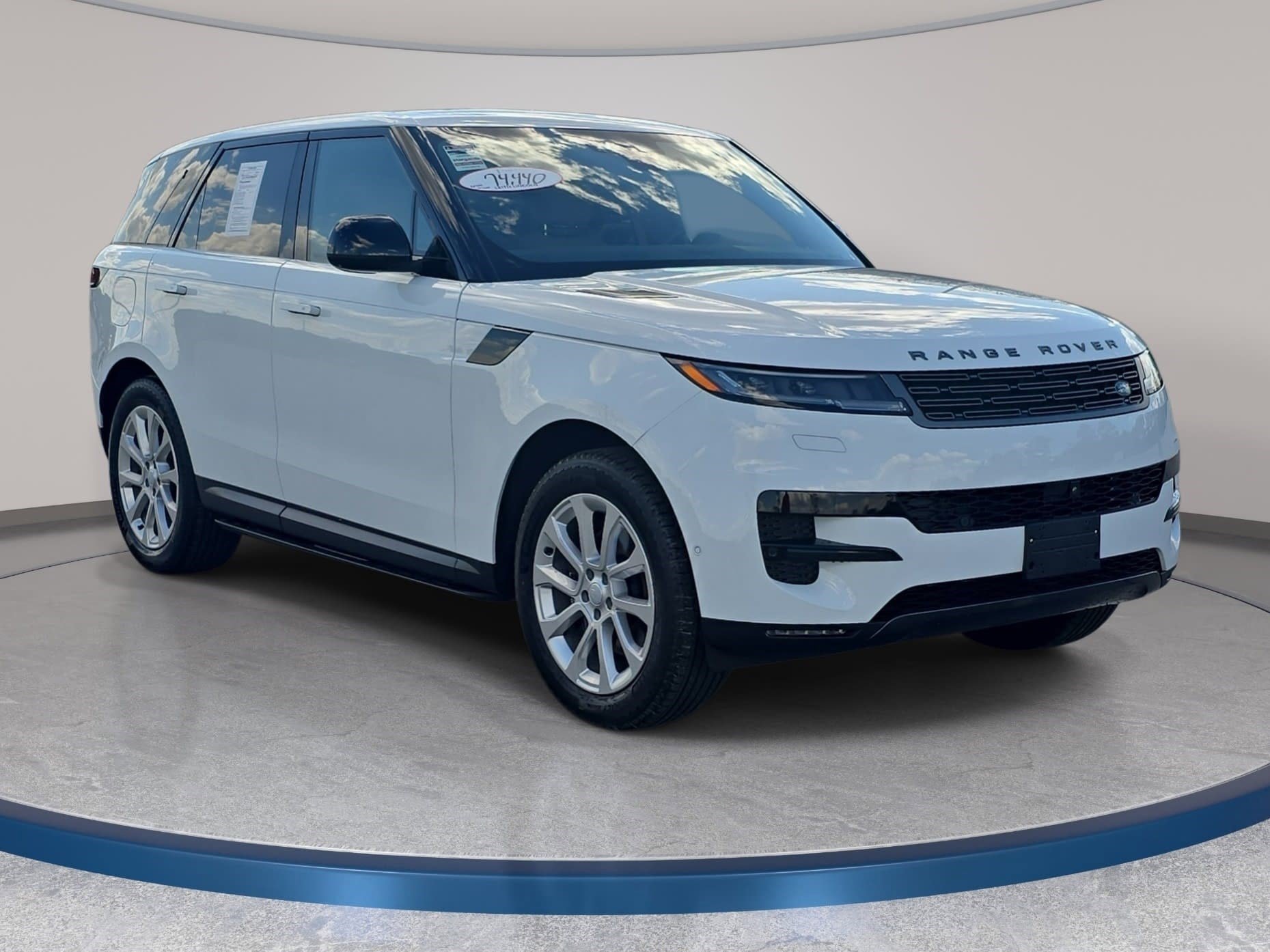 Used 2024 Land Rover Range Rover Sport SE image 3