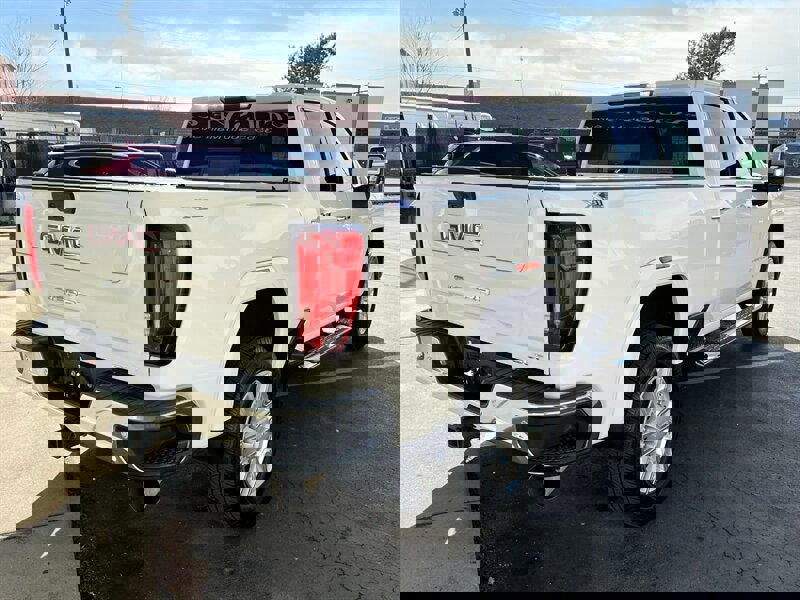 Used 2020 GMC Sierra 2500 SLT w/ Driver Alert Package I AWD/4WD image 10