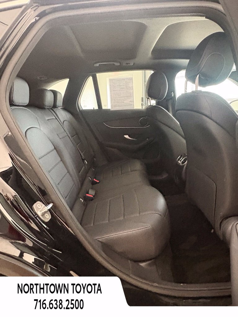 Used 2021 Mercedes-Benz GLC 300 4MATIC image 13