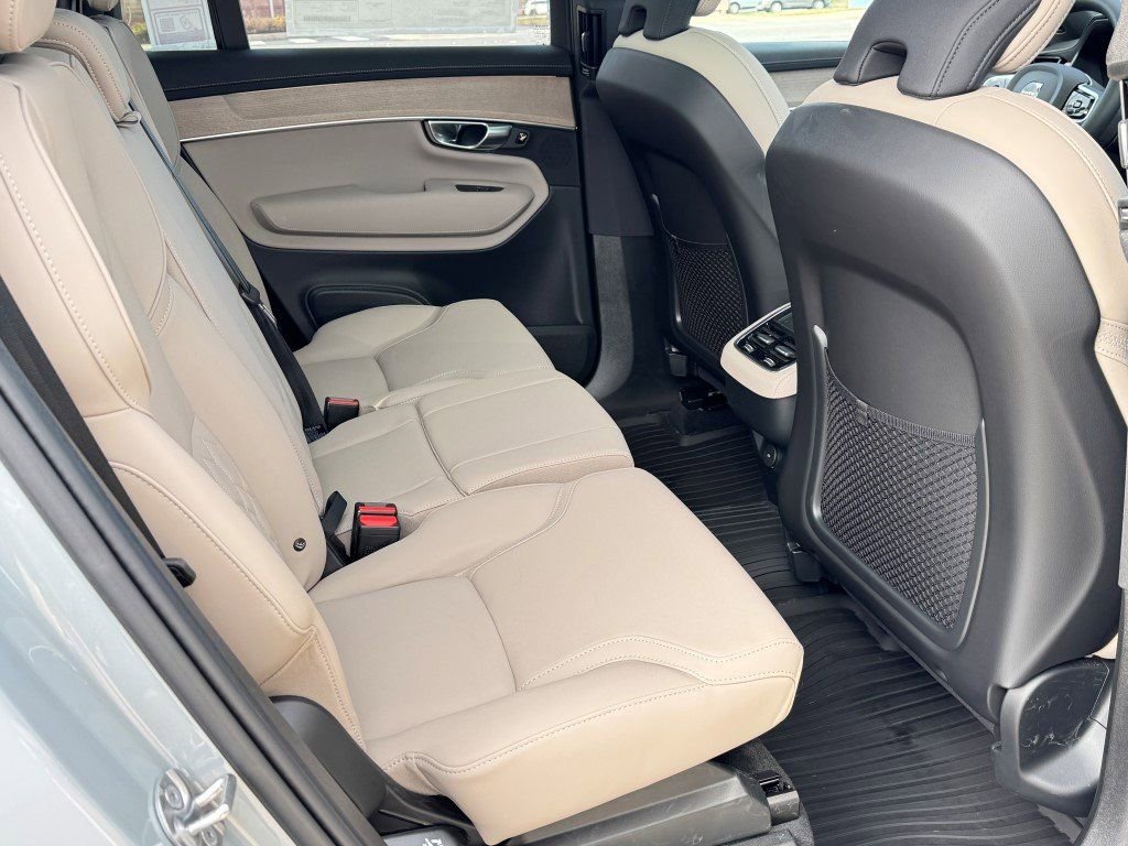 New 2026 Volvo XC90 B6 Plus w/ Protection Package Premier image 13