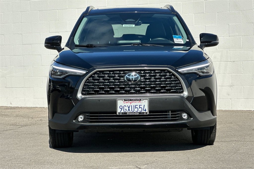 Used 2023 Toyota Corolla Cross XLE image 11