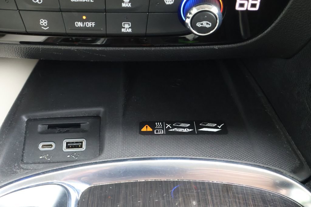 Used 2024 Buick Enclave Essence FWD image 22