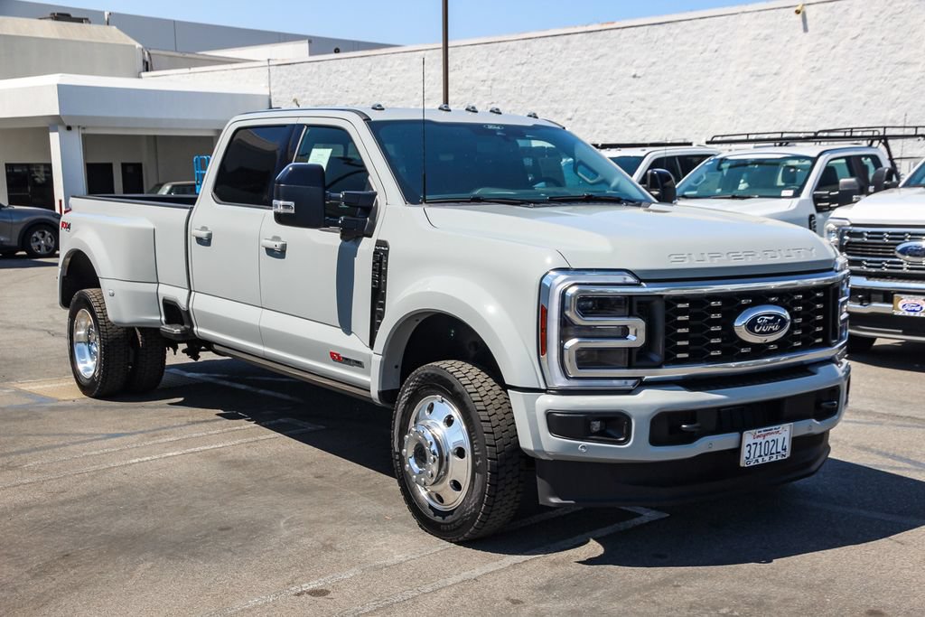 Used 2026 Ford F450 Platinum w/ FX4 Off-Road Package AWD/4WD image 3