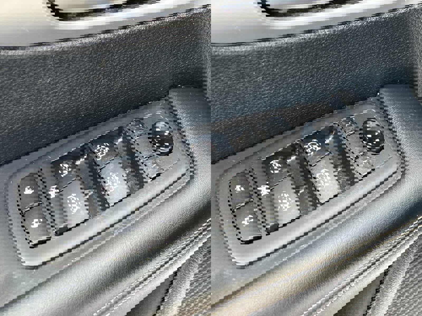 Used 2021 Chrysler Pacifica Touring w/ S Appearance Package image 14