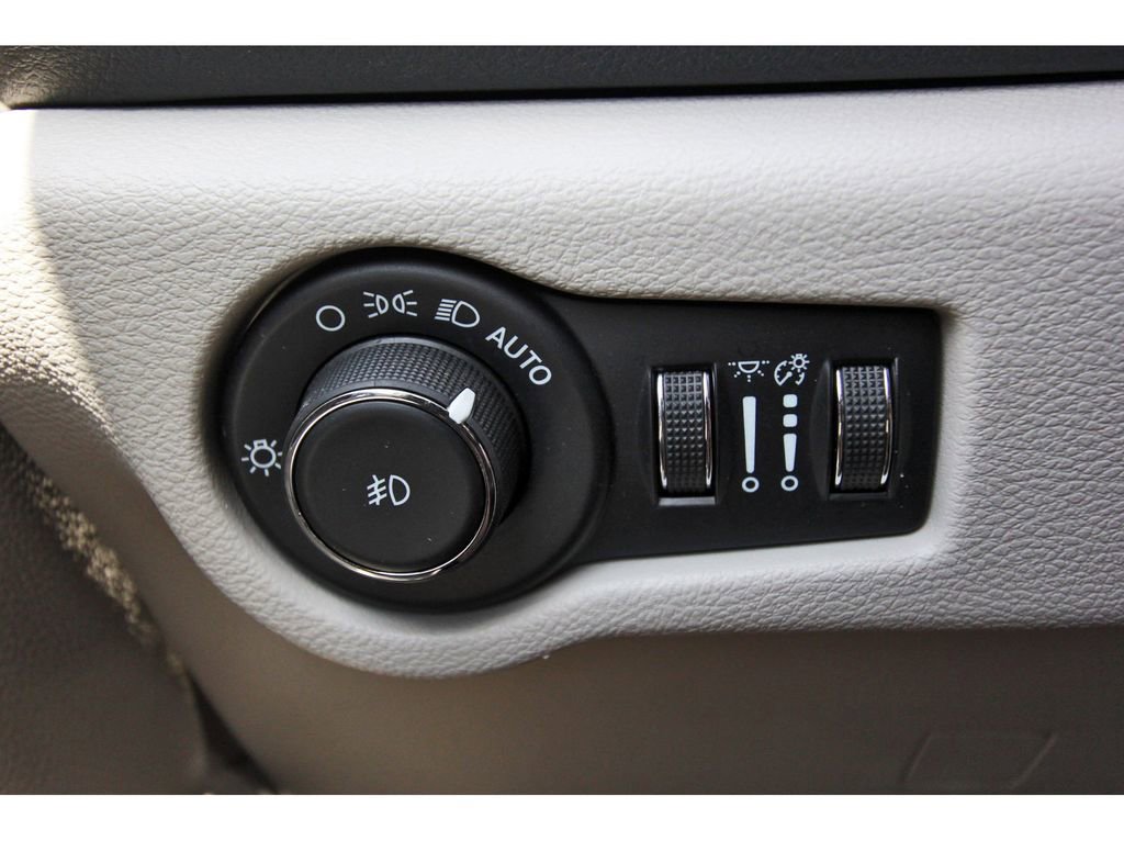 Used 2022 Chrysler Pacifica Touring-L image 20