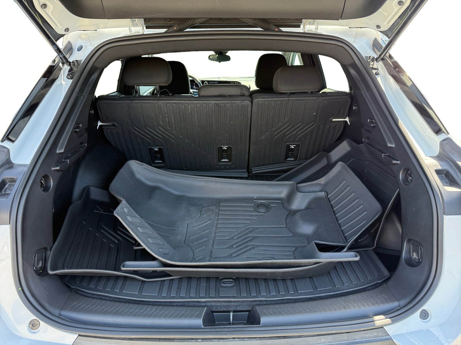 Used 2025 Chevrolet Equinox EV LT image 17