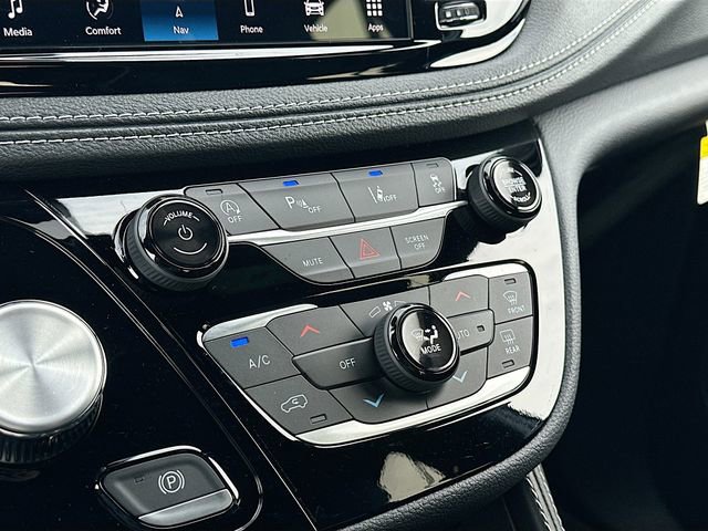 New 2026 Chrysler Pacifica Limited image 11