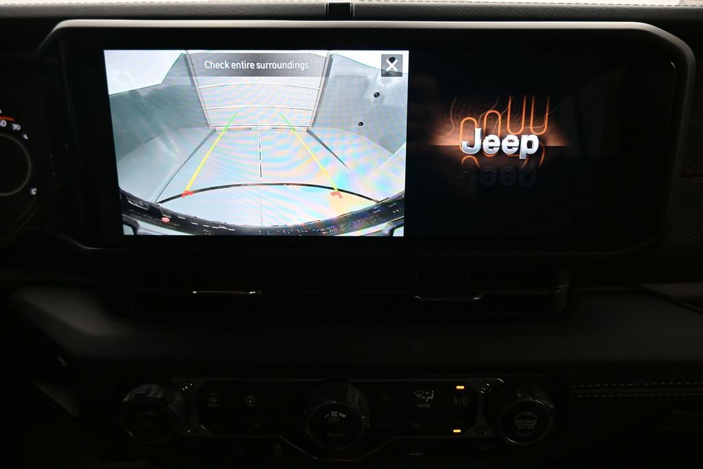 Used 2024 Jeep Wrangler Unlimited Rubicon w/ Convenience Group AWD/4WD image 24