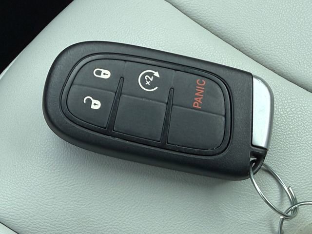 Used 2021 Jeep Cherokee Latitude Plus image 30