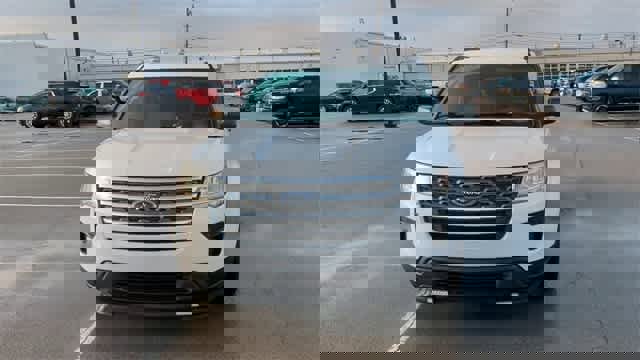 Used 2018 Ford Explorer 4WD image 3