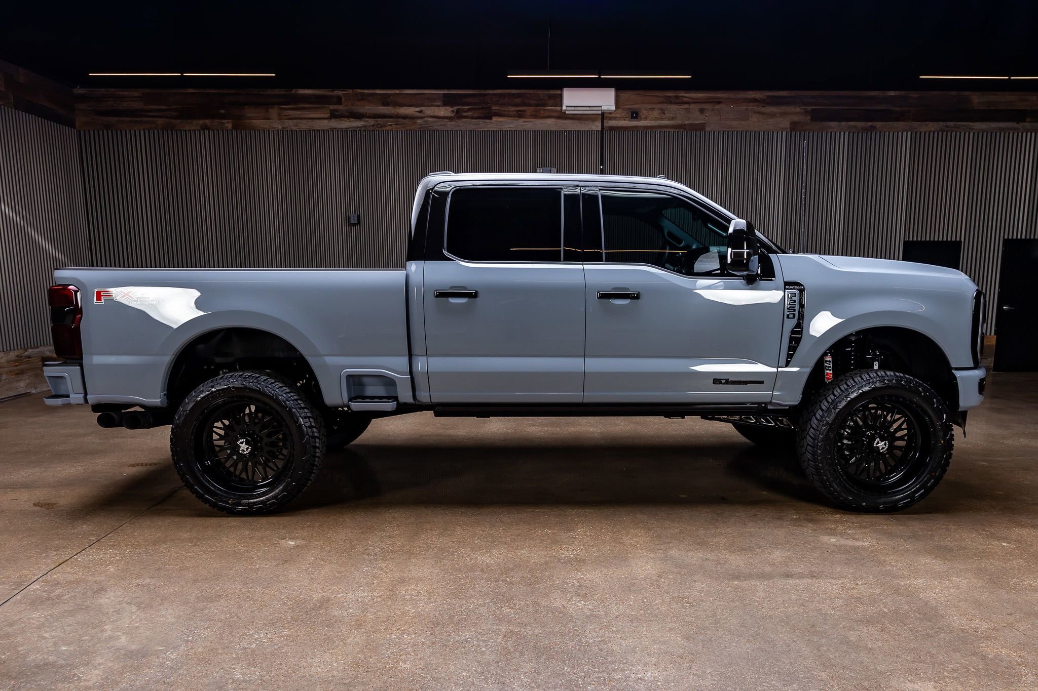 Used 2026 Ford F250 Platinum AWD/4WD image 11