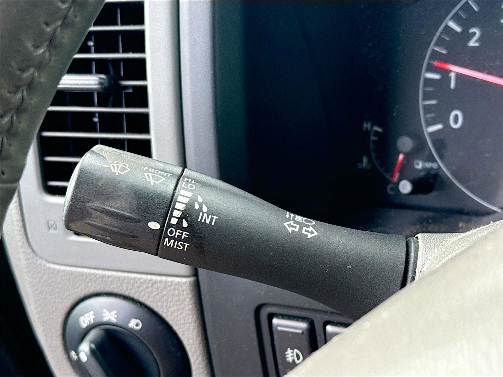 Used 2015 Nissan NV 3500 SL w/ Technology Package image 6