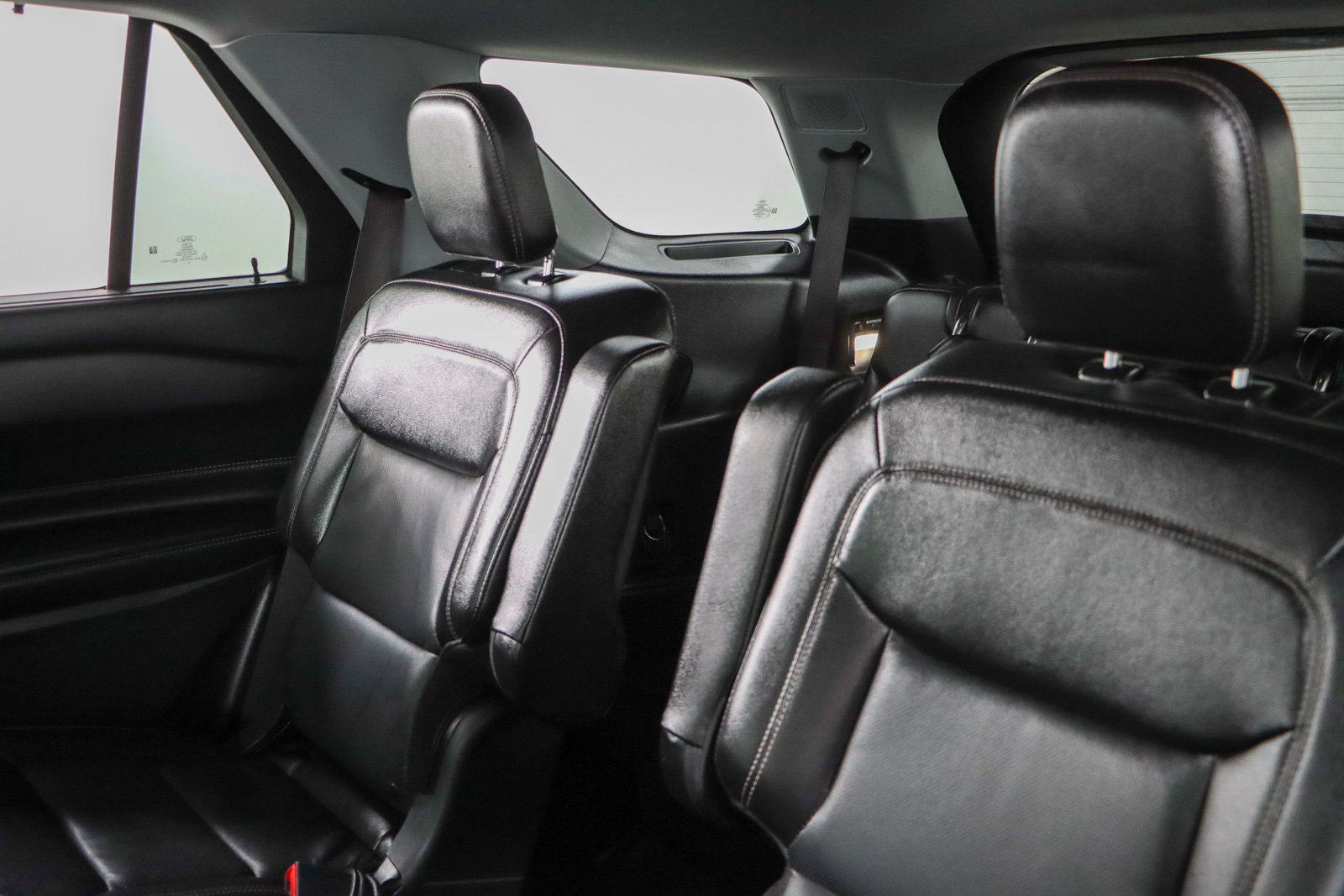 Used 2022 Ford Explorer Limited w/ Equipment Group 301A RWD image 24
