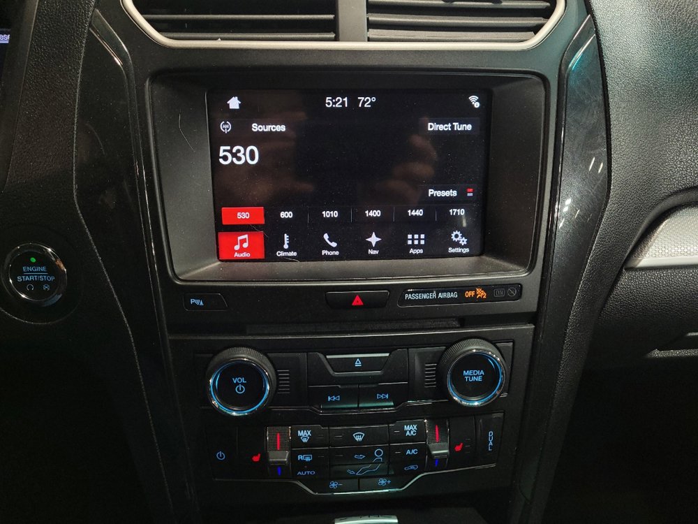Used 2017 Ford Explorer XLT w/ Equipment Group 202A AWD/4WD image 25