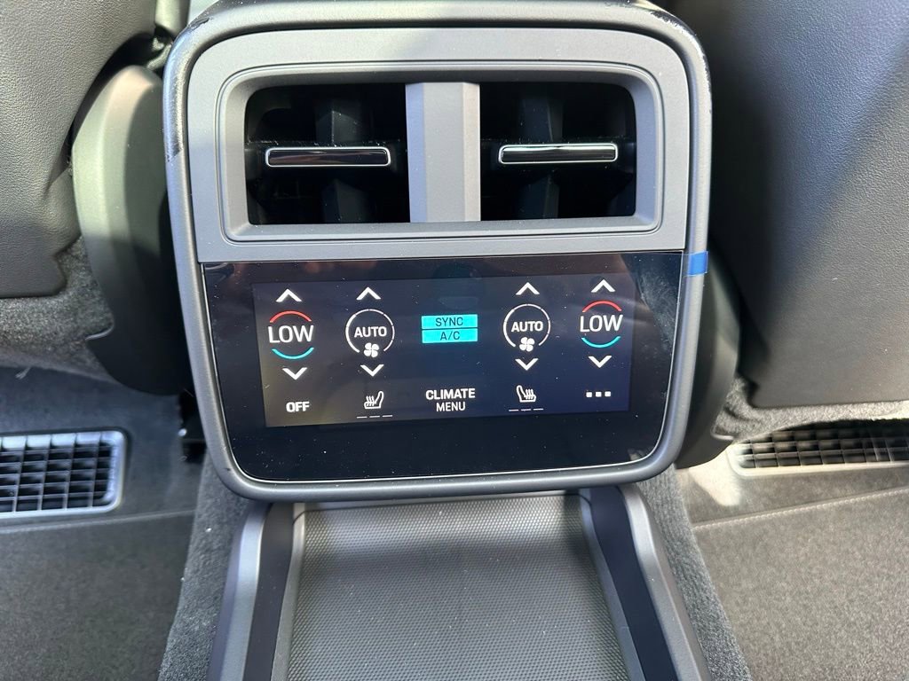 Used 2025 Porsche Taycan 4S image 30