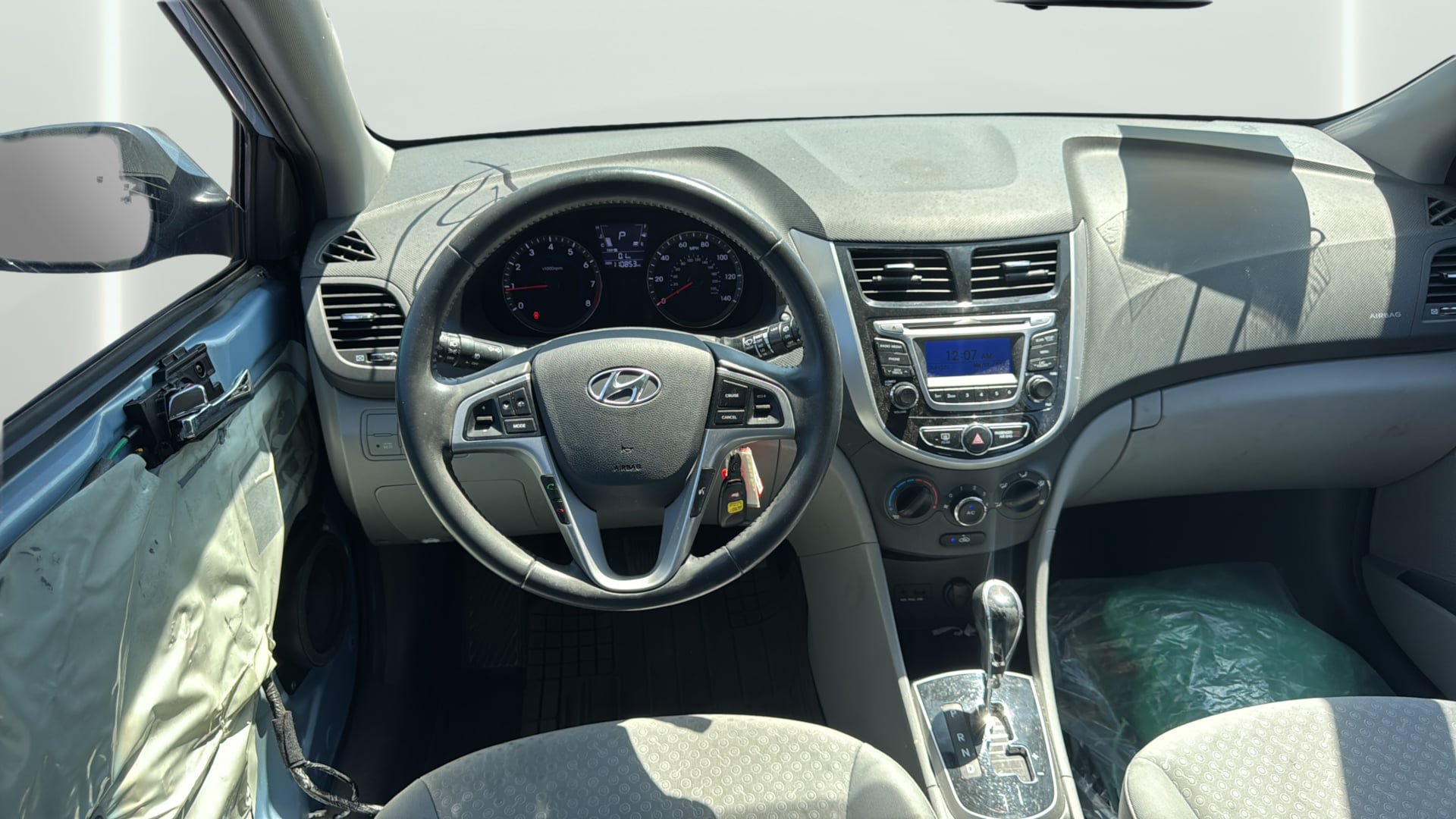 Used 2013 Hyundai Accent SE FWD image 15