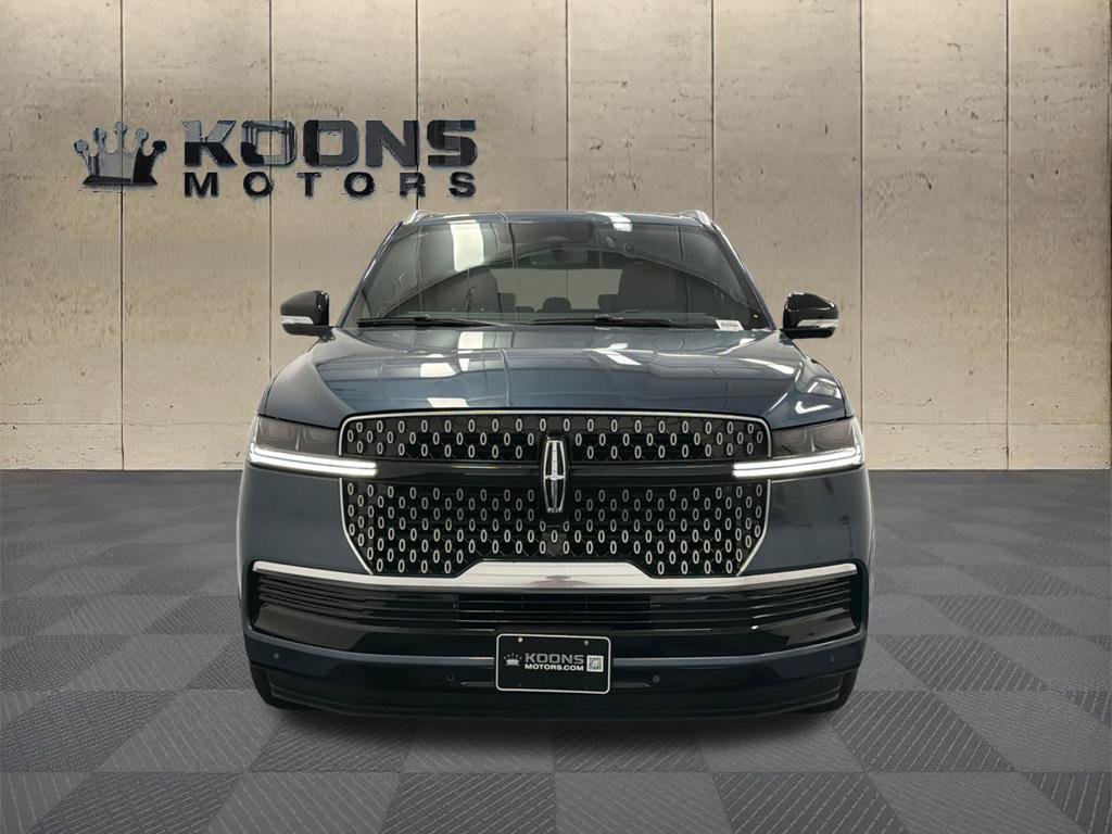 New 2027 Lincoln Navigator Reserve AWD/4WD image 3