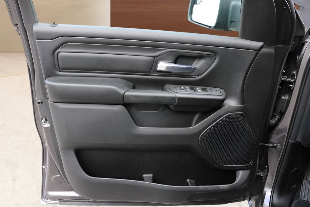 New 2026 RAM 1500 Express AWD/4WD image 10