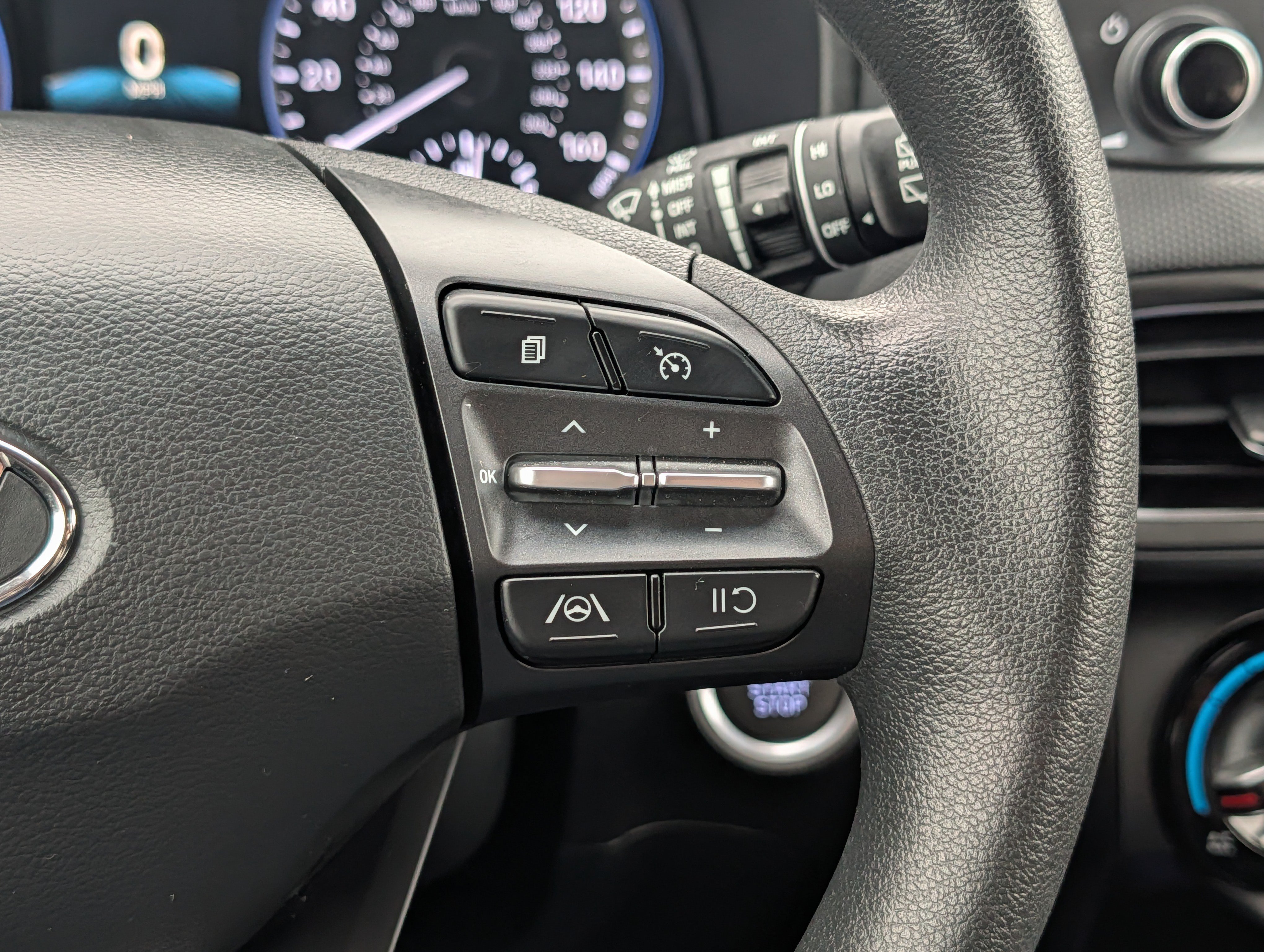 Certified 2022 Hyundai Kona SEL FWD image 30