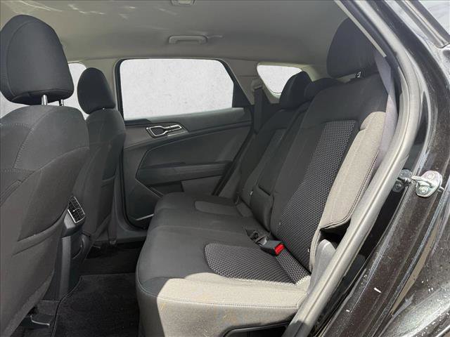 Used 2024 Kia Sportage LX AWD/4WD image 15