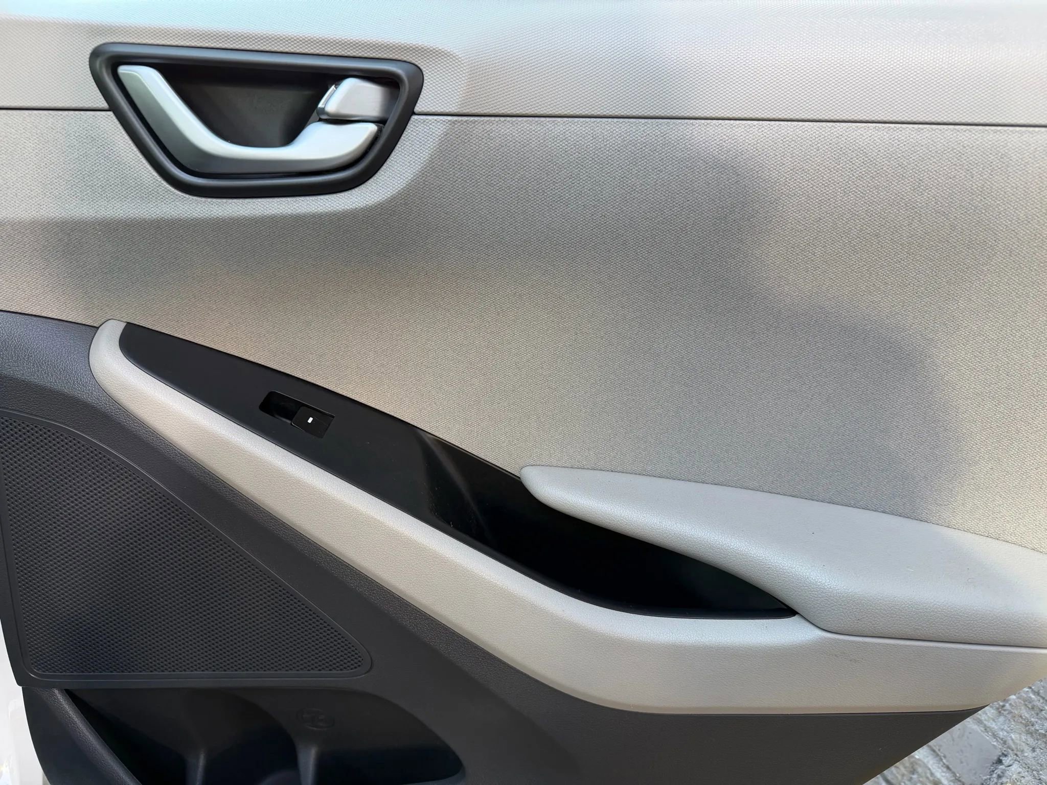 Used 2017 Hyundai Ioniq SEL image 13