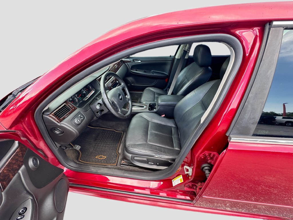 Used 2013 Chevrolet Impala LTZ FWD image 19
