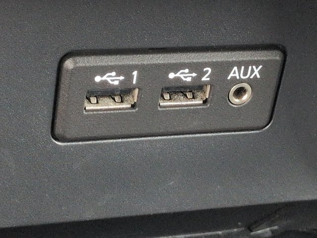 Used 2019 Nissan Titan SV w/ SV Convenience Package AWD/4WD image 25