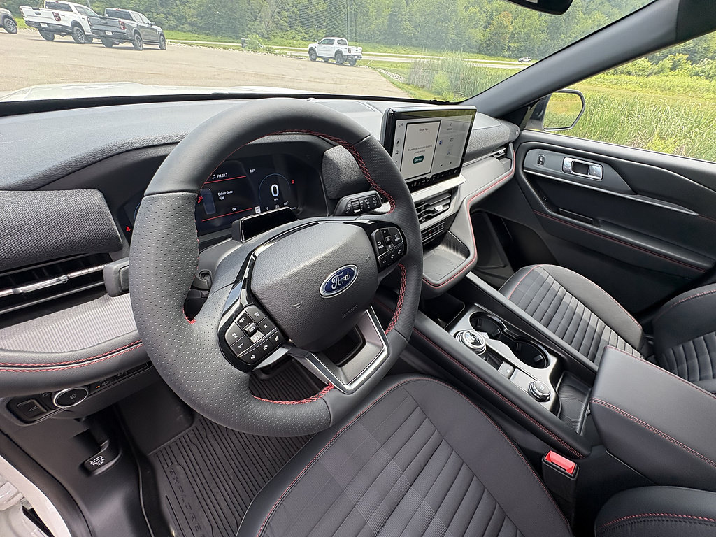 New 2026 Ford Explorer ST-Line w/ ST-Line Street Pack AWD/4WD image 31