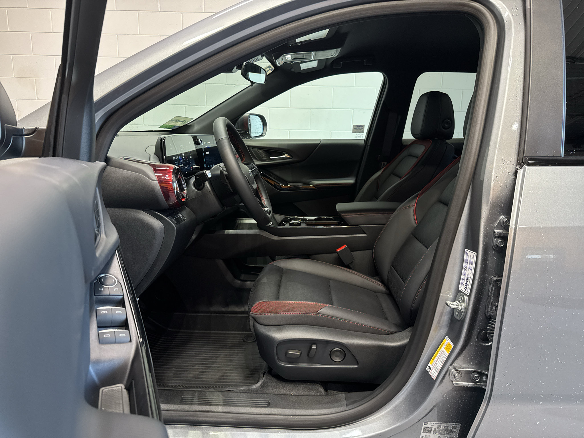 New 2027 Chevrolet Equinox RS w/ Convenience Package III AWD/4WD image 15