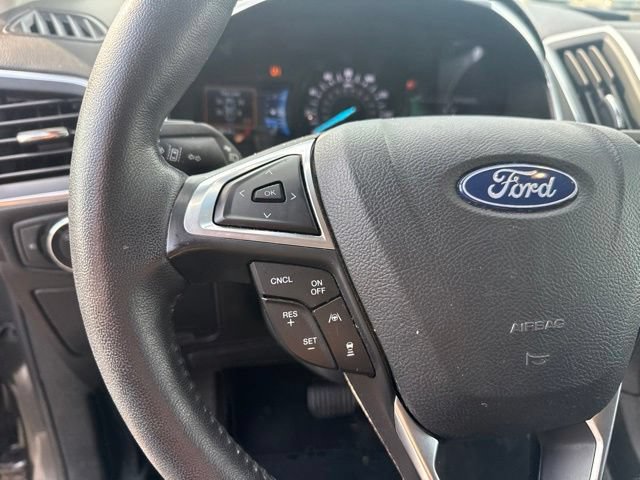 Used 2020 Ford Edge Titanium FWD image 17