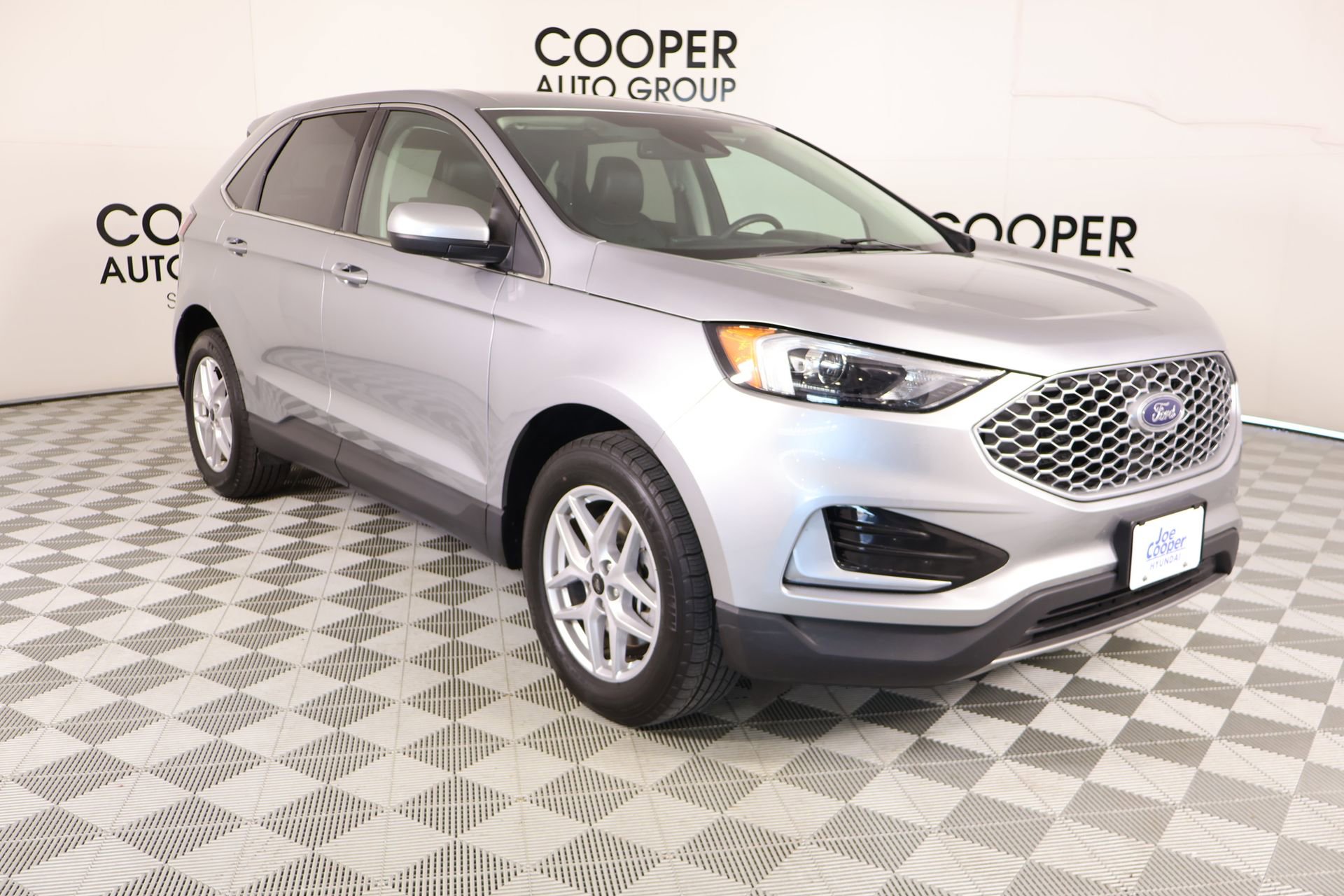 Used 2024 Ford Edge SEL image 1