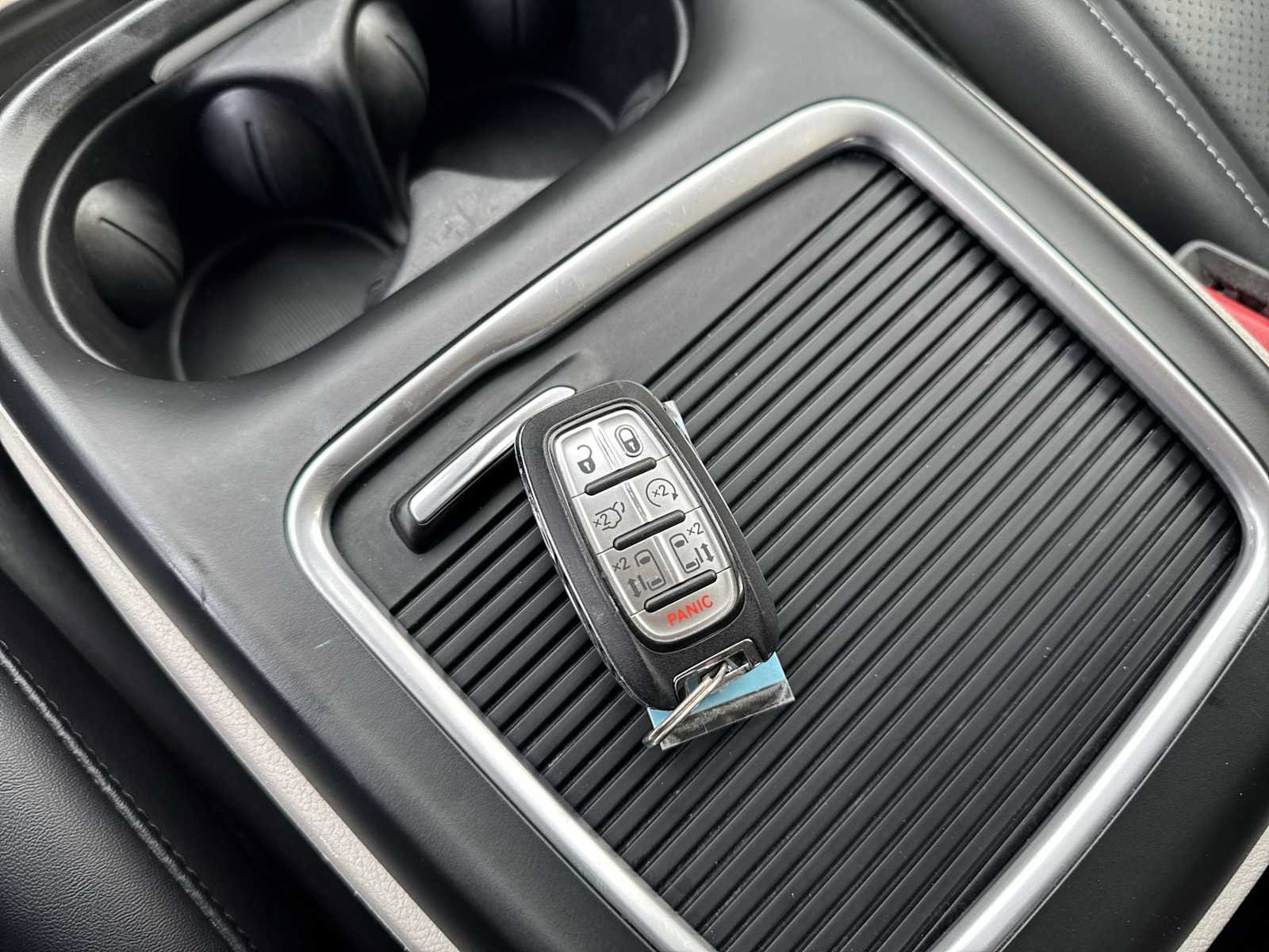 Used 2024 Chrysler Pacifica Touring-L FWD image 31