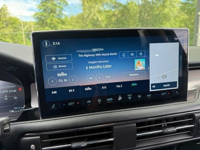 Used 2023 Lincoln Corsair AWD image 23