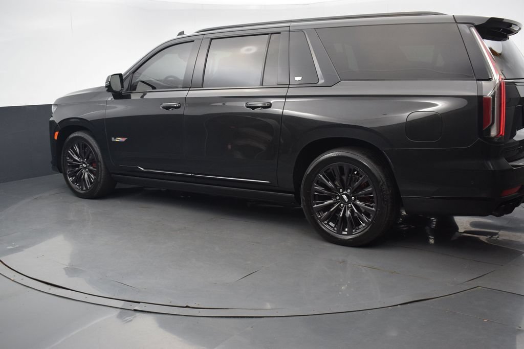 Certified 2024 Cadillac Escalade ESV V w/ LPO, ONYX Package AWD/4WD image 3