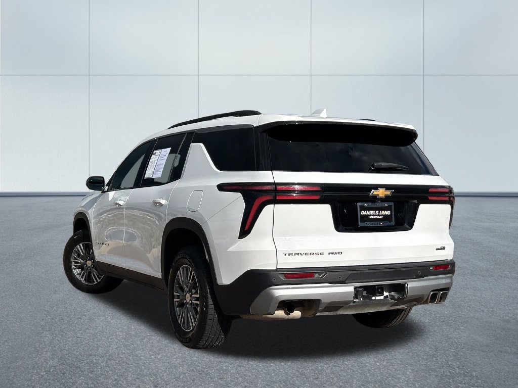 Used 2025 Chevrolet Traverse LT AWD/4WD image 37