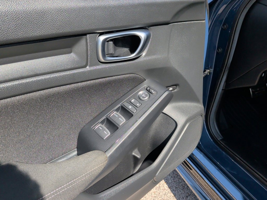 Used 2025 Honda Civic Sport image 11